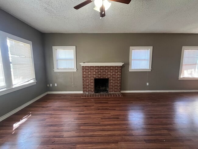 Building Photo - 2208 18th St
