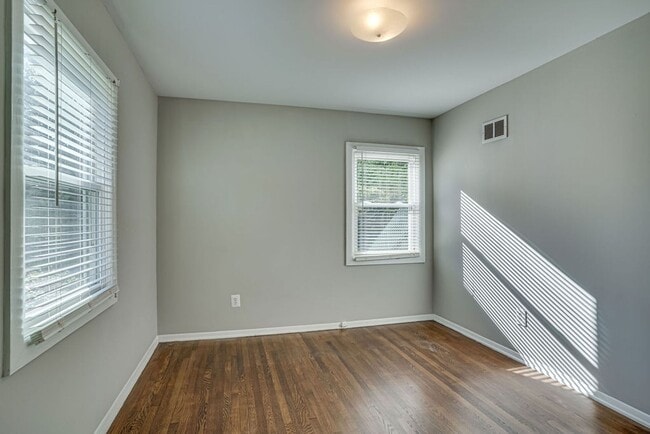 Building Photo - Location, Location, Location! Charming 3 b...