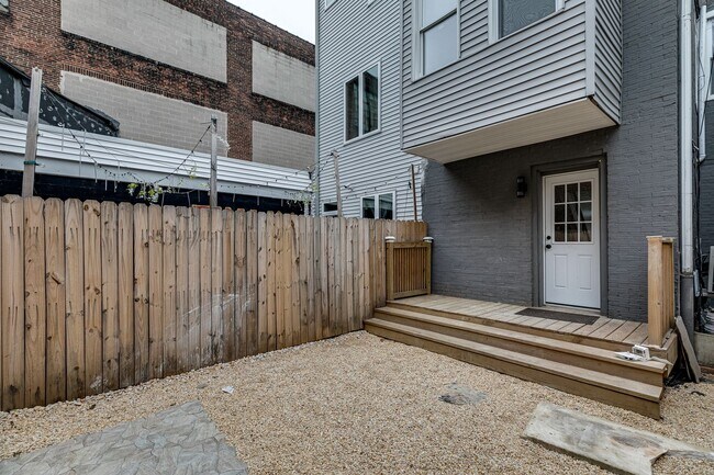 Building Photo - Brand New Modern Apartment Brewerytown