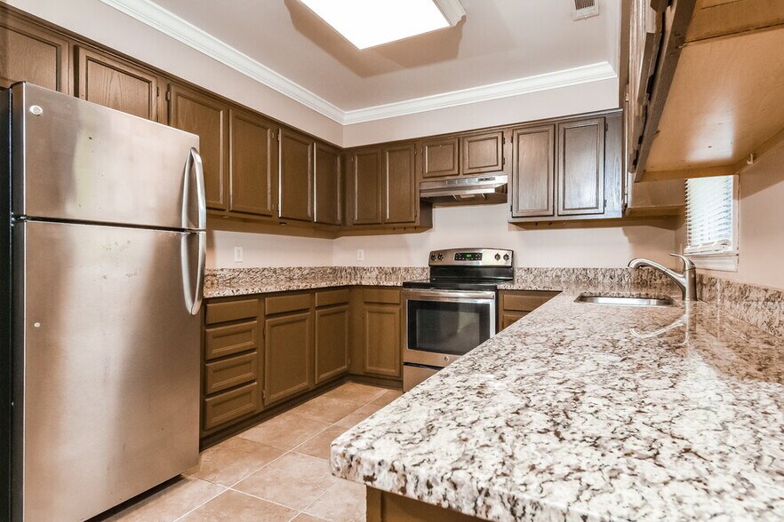 Building Photo - 107 Patio Ct