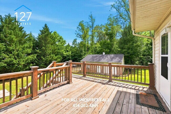 Building Photo - Spacious 4-Bedroom Single Family home with Large Backyard & Ample Storage