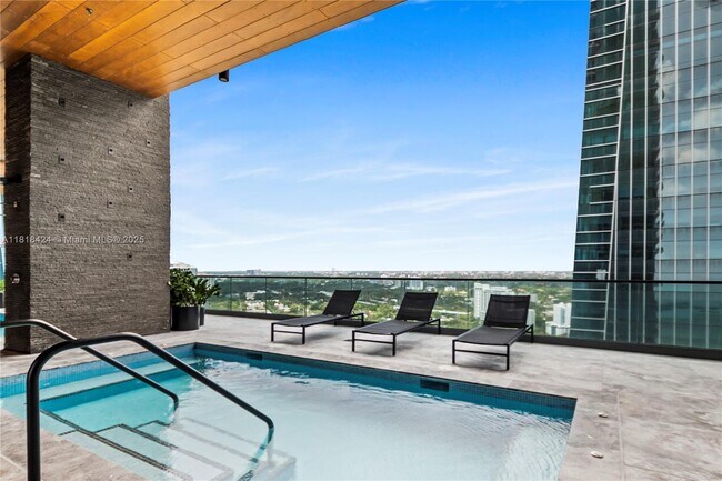 Building Photo - 1451 Brickell Ave