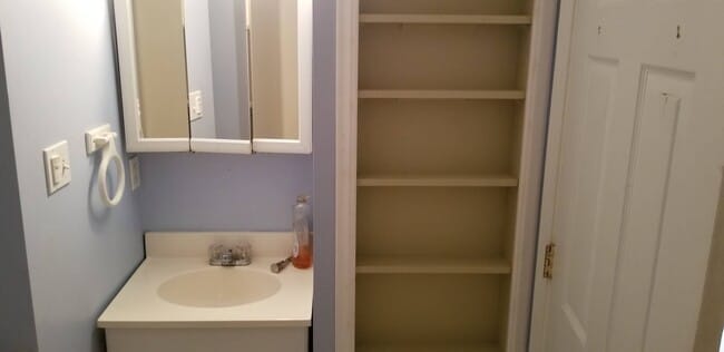 Building Photo - 1620 Riverside Dr