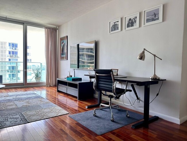 Building Photo - 1000 West Ave