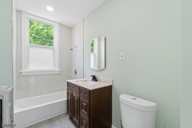 Building Photo - 114 Littleton Ave