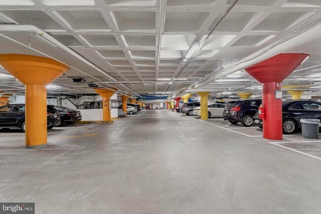 Building Photo - 220 Locust St