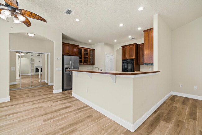 Building Photo - 4085 Crooked Mile Rd