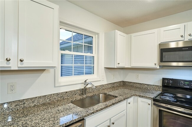 Building Photo - 1713 Blase Nemeth Rd