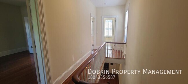 Building Photo - Renovated 5BD: Huge Living Room - Next to ...