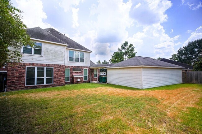 Building Photo - 11606 Canyon Woods Dr