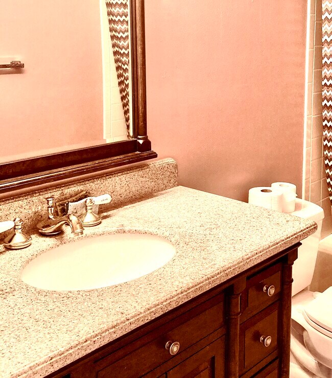 Building Photo - 321 SE 3rd St