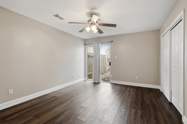 Building Photo - 8518 Pool Creek Dr