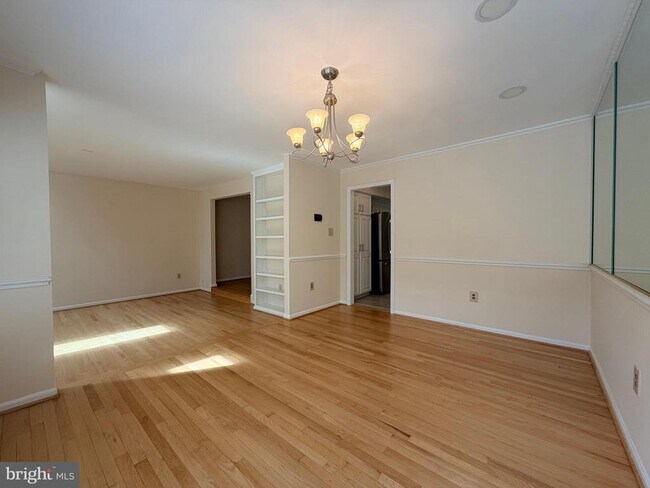 Building Photo - 7418 Crestberry Ln