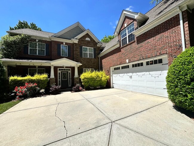 Building Photo - 10110 Paxton Run Rd