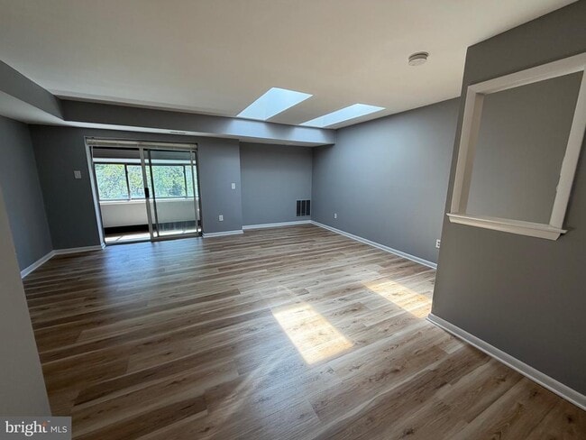 Building Photo - 132 Leedom Way