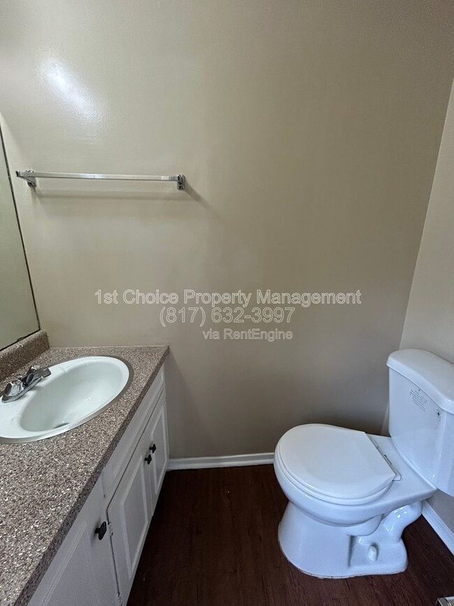 Building Photo - 2212 Viewtop Ln