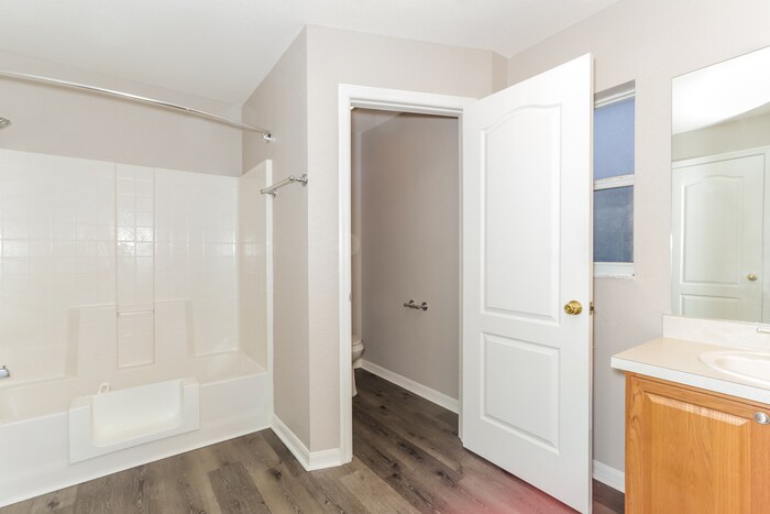 Building Photo - 7661 Canterbury Cir