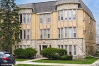 Building Photo - 6656 W Devon Ave