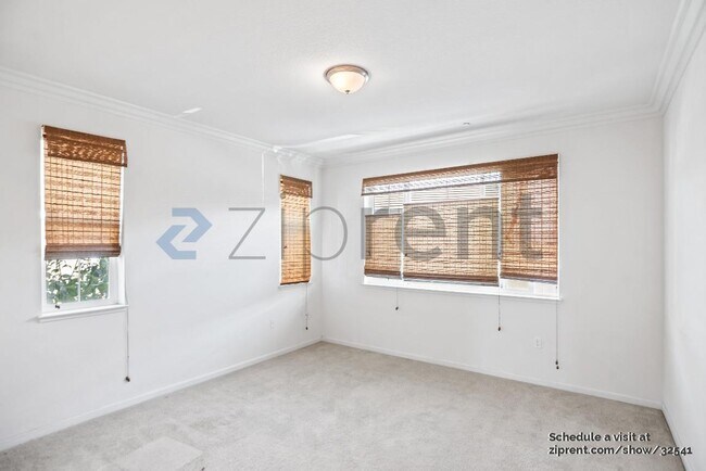 Building Photo - 715 Mystic Topaz Loop