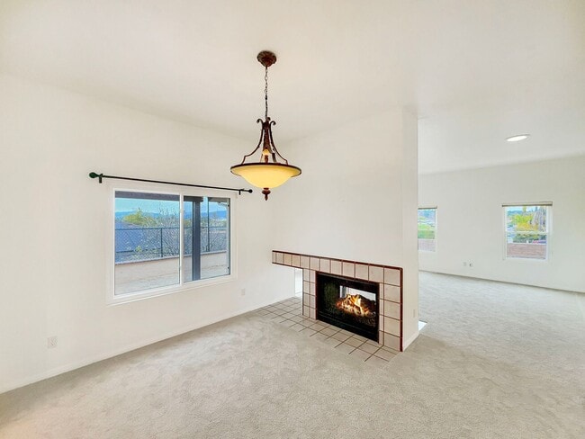 Building Photo - Great 3B/2BA House in San Marcos!