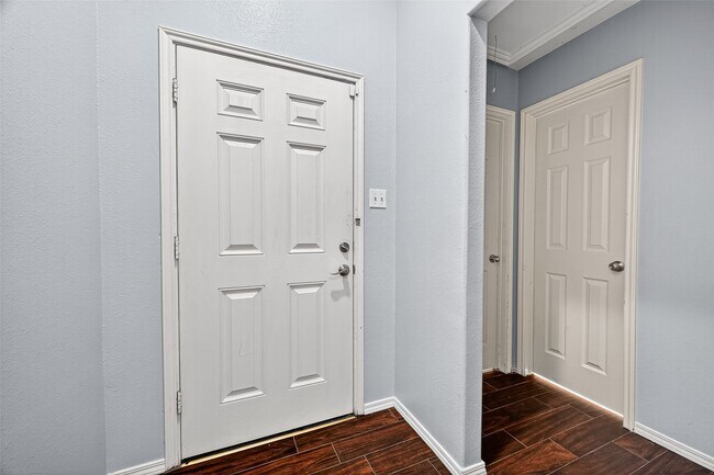 Building Photo - 2611 Floral Bloom Way
