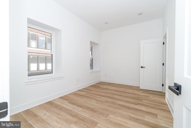 Building Photo - 2700 E Auburn St