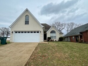 Building Photo - CORNER LOT!