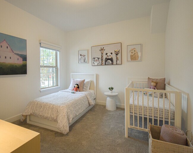 Building Photo - 176 Sweeping Valley Dr