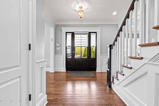 Building Photo - 558 Cedar Ave