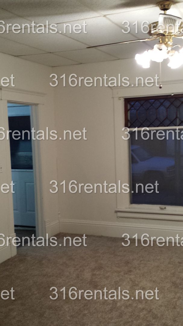 Building Photo - $795 - 2 bed 1 bath - Single Family Home