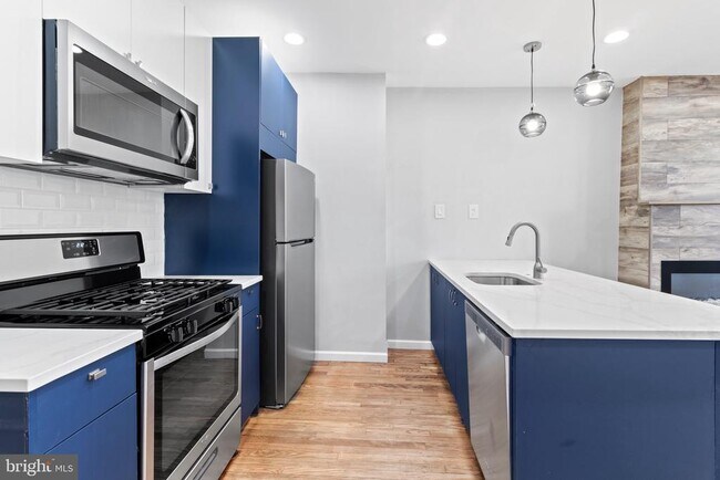 Building Photo - 435 N 42nd St
