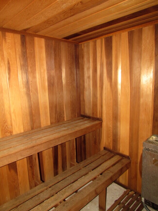 Sauna - 892 SW 9th Street Cir