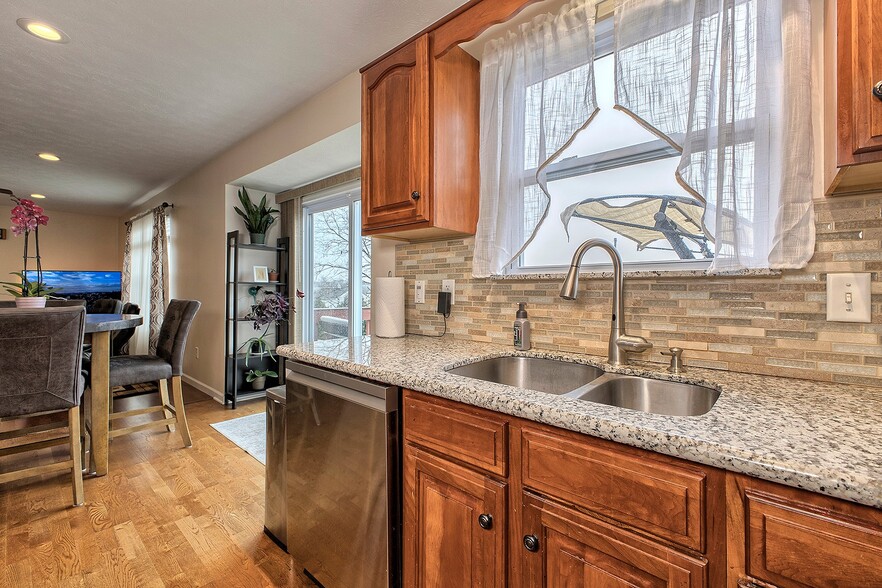 Building Photo - 304 Chanticleer Cir