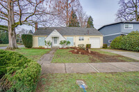 Building Photo - FOUR BEDROOM HOUSE IN CAMAS