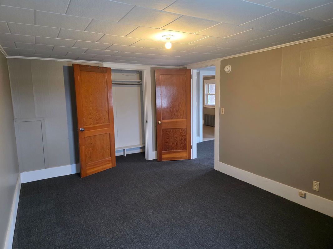 Building Photo - 96 Main, Unit #6