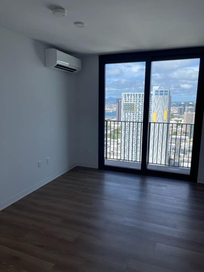 Building Photo - Aalii High Floor 1 bedroom, 1 bath, 1 parking