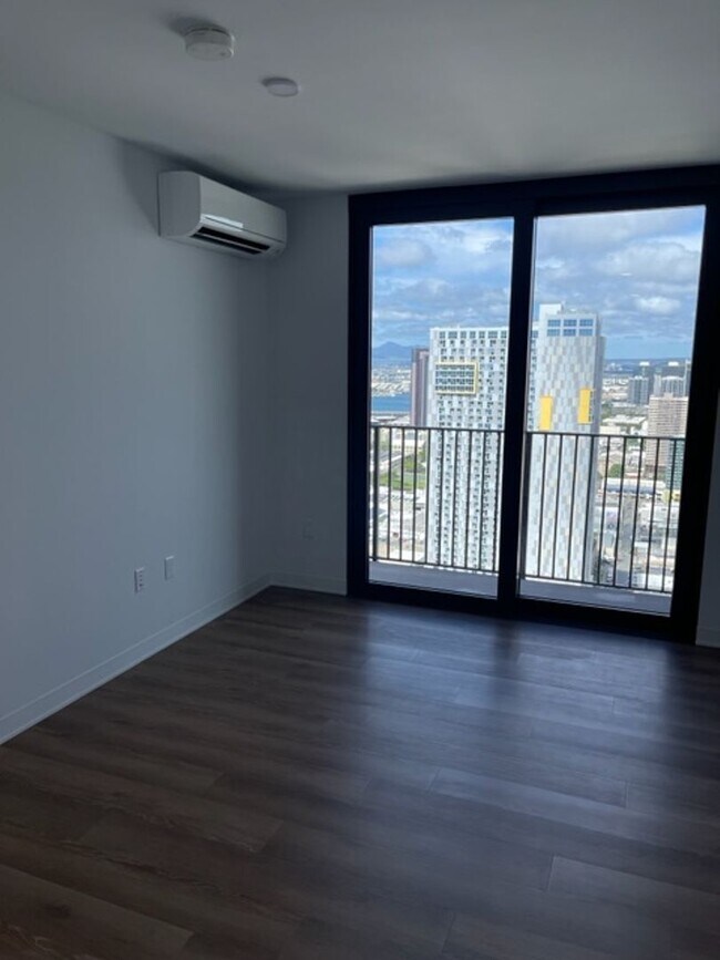 Building Photo - Aalii High Floor 1 bedrrom, 1 bath, 1 parking