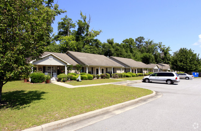 Primary Photo - Grove Park  Apartments