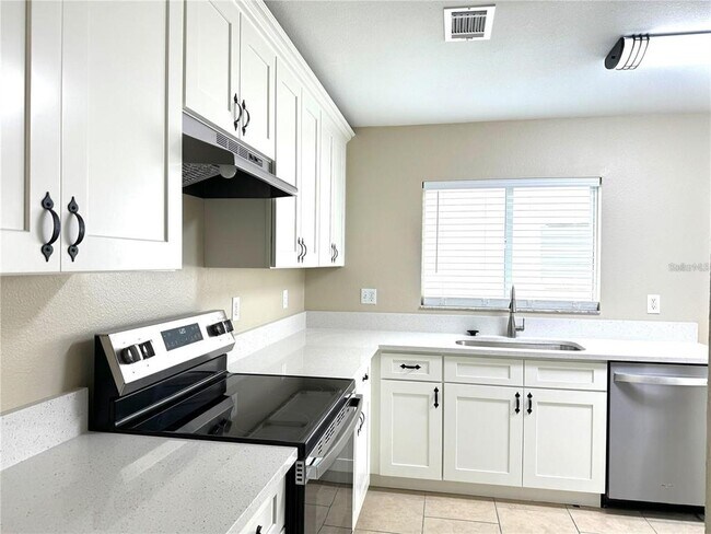 Building Photo - 1235 Alpine Lake Dr