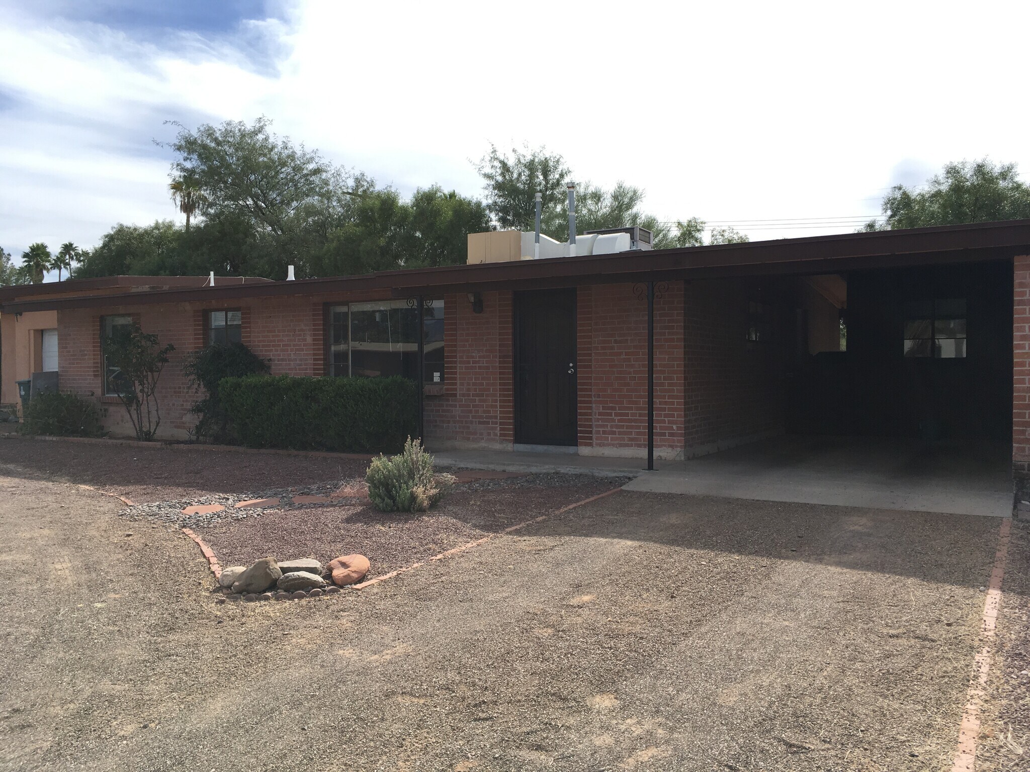 Building Photo - 5622 E Whittier St