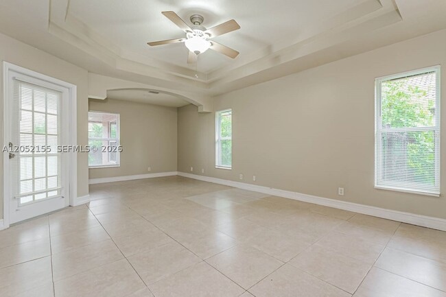 Building Photo - 101 Jacaranda Ct