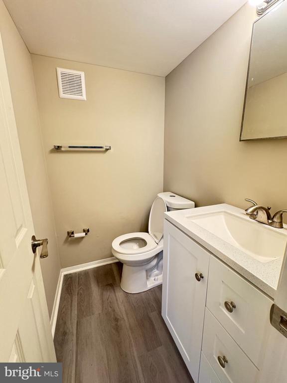 Building Photo - 732 Wilton Farm Dr