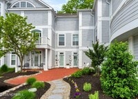 Building Photo - 162 Main St