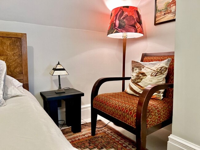 Building Photo - Victorian Gem in the Heart of Downtown – F...