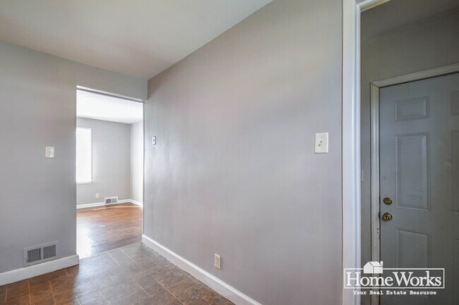 Building Photo - 340 S Brook Ave