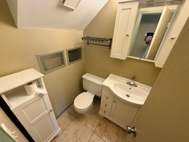 Building Photo - 7978 Chase Cir