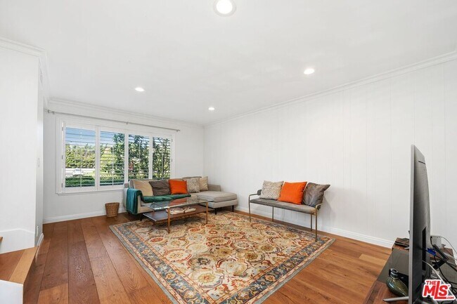 Building Photo - 27912 Ridgecove Ct N