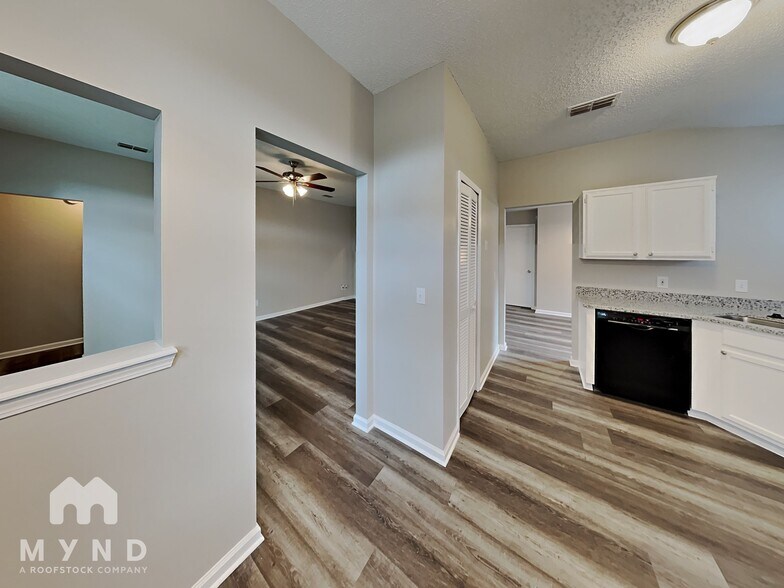 Building Photo - 12382 Silent Brook Trail N