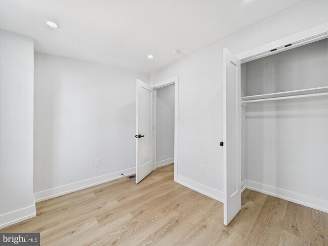 Building Photo - 2229 Oakford St