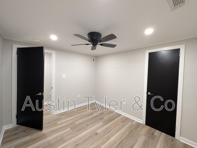 Building Photo - 2984A Smith St